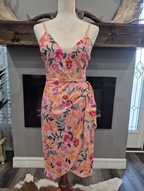 Lovers + Friends Pink Floral Wrap Midi Dress Size Small In Excellent Condition